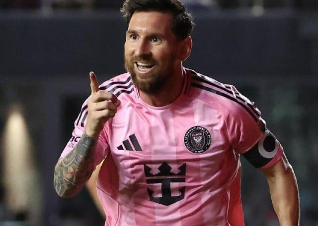 熊猫体育平台-梅西连场斩获关键进球，引领巴萨胜利(梅西初进巴萨)